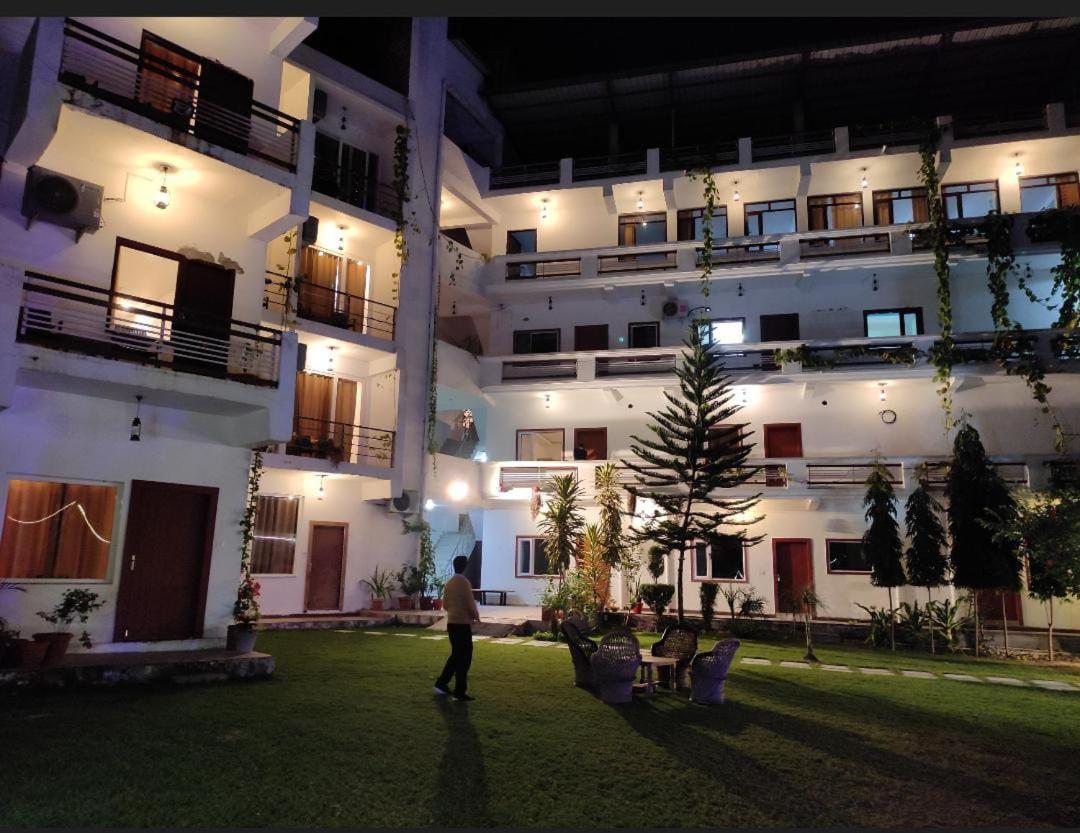 Shivansh Inn Resort Rishikesh Ngoại thất bức ảnh