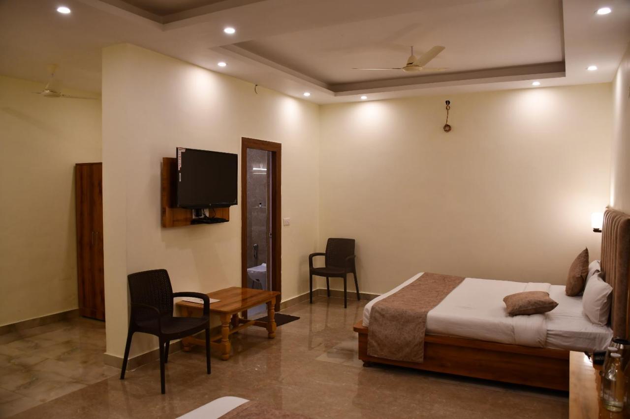 Shivansh Inn Resort Rishikesh Ngoại thất bức ảnh