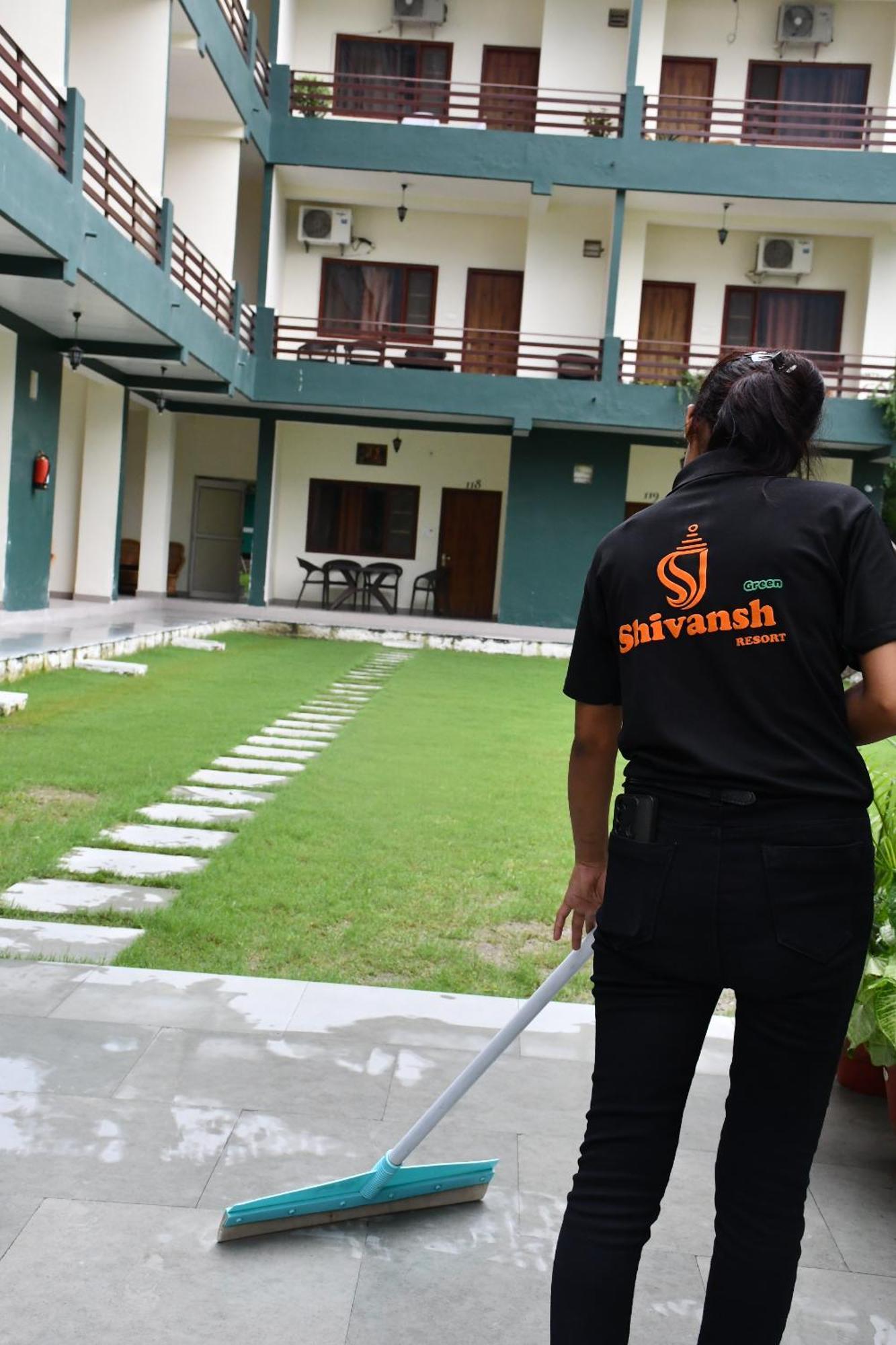 Shivansh Inn Resort Rishikesh Ngoại thất bức ảnh